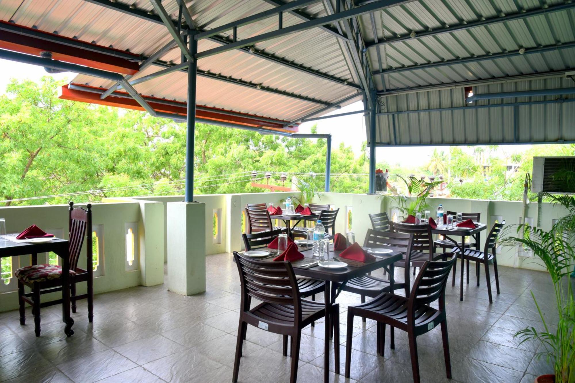 Serenity Sands Beach Resort ปอนดิเชอรี ภายนอก รูปภาพ