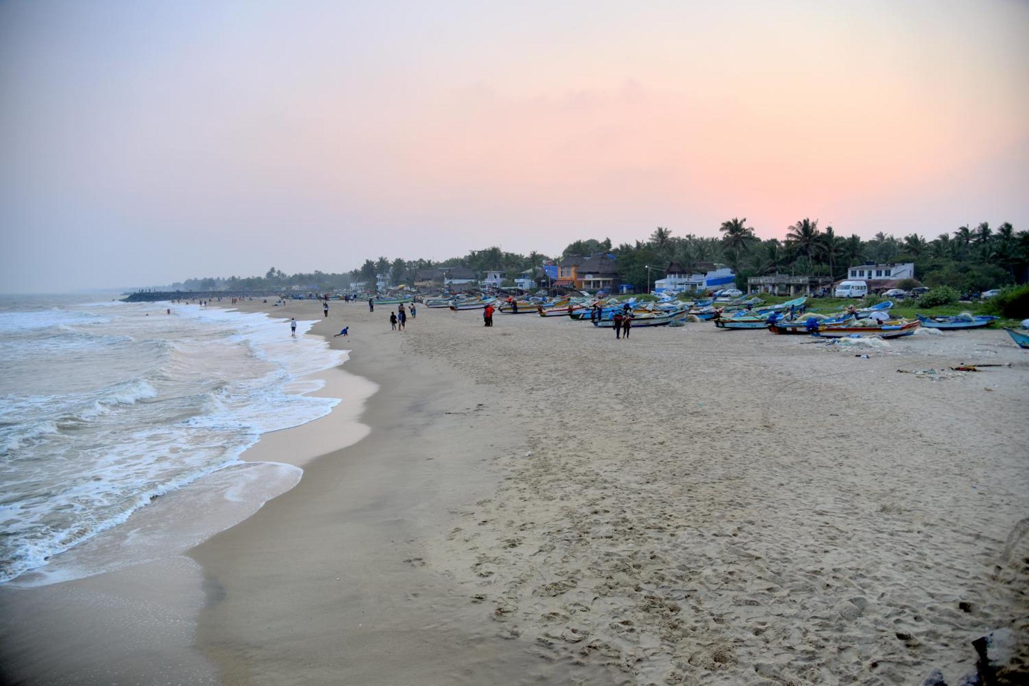 Serenity Sands Beach Resort ปอนดิเชอรี ภายนอก รูปภาพ