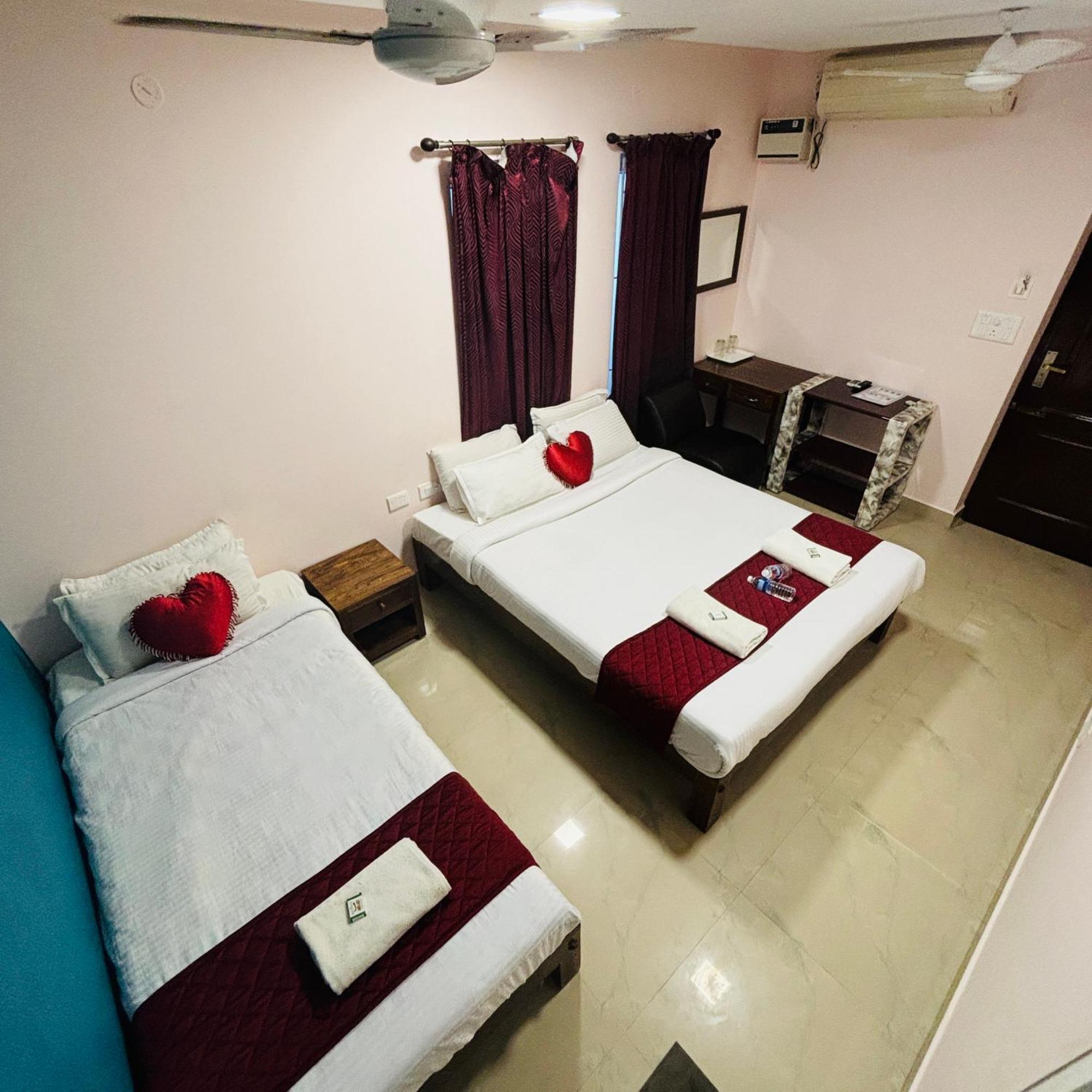 Serenity Sands Beach Resort ปอนดิเชอรี ภายนอก รูปภาพ